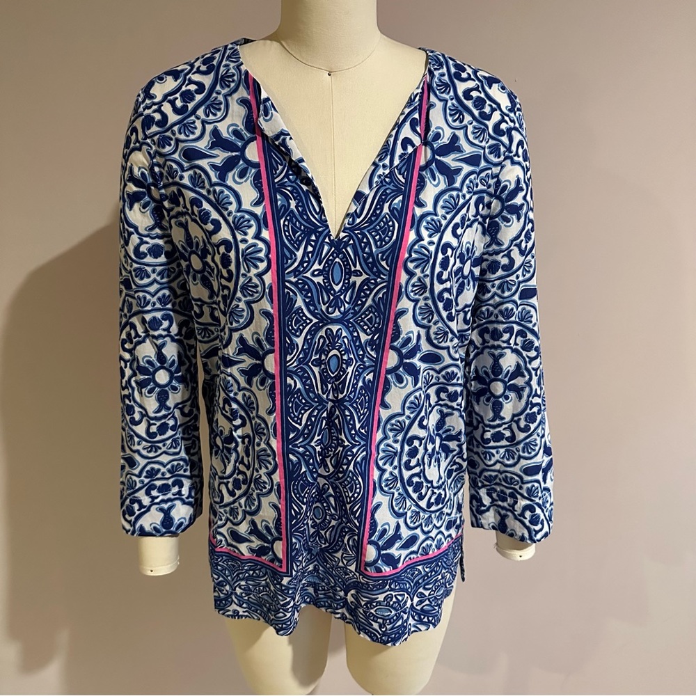 Like new - Lilly Pulitzer blue & white printed tunic, with pink trim.
